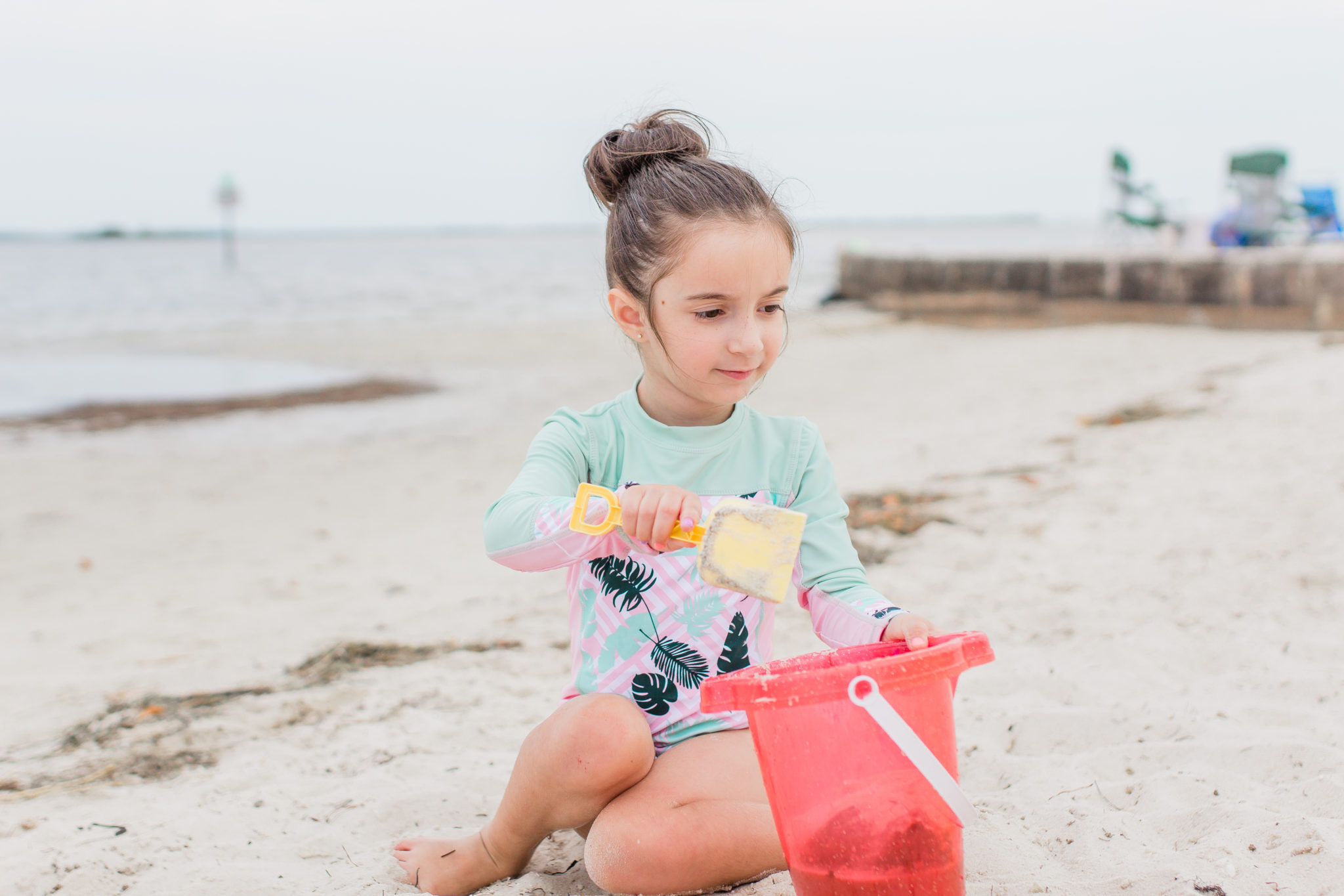 simple beach packing list for toddlers, surviving a day at the beach with kids, beach hacks for kids, beach tips for families, spending a day at the beach with babies and kids